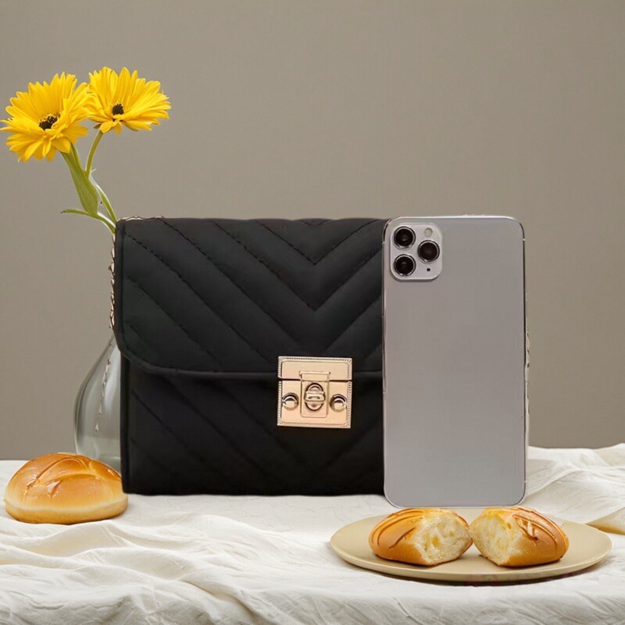 V‑Stitch Quilted Lock Crossbod - Women'S Shoes Louis Vuitton ulasan dan harga